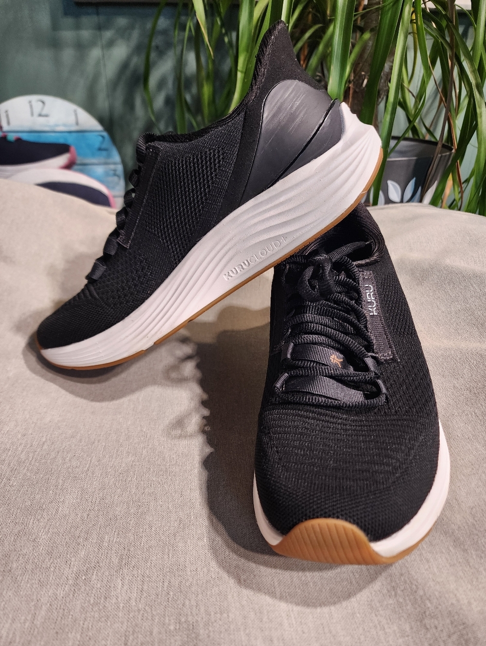 Kuru Atom 2 Women's Black Athletic Shoes Sneakers.  Plantar Fasciitis, Heel pain